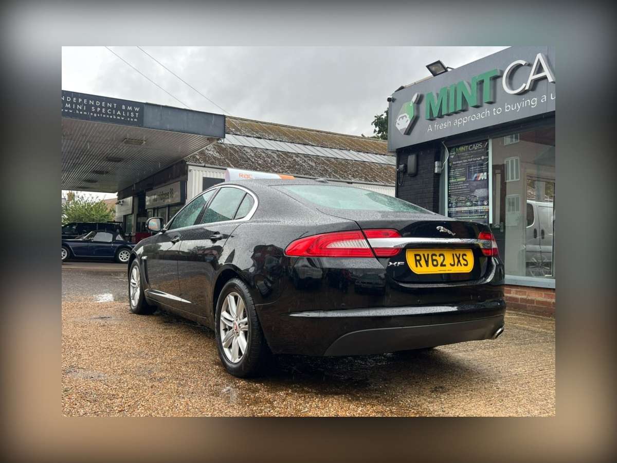 2012 Jaguar XF 2.2d SE Business Saloon 4dr Diesel Auto Euro 5 (s/s) (163 ps)