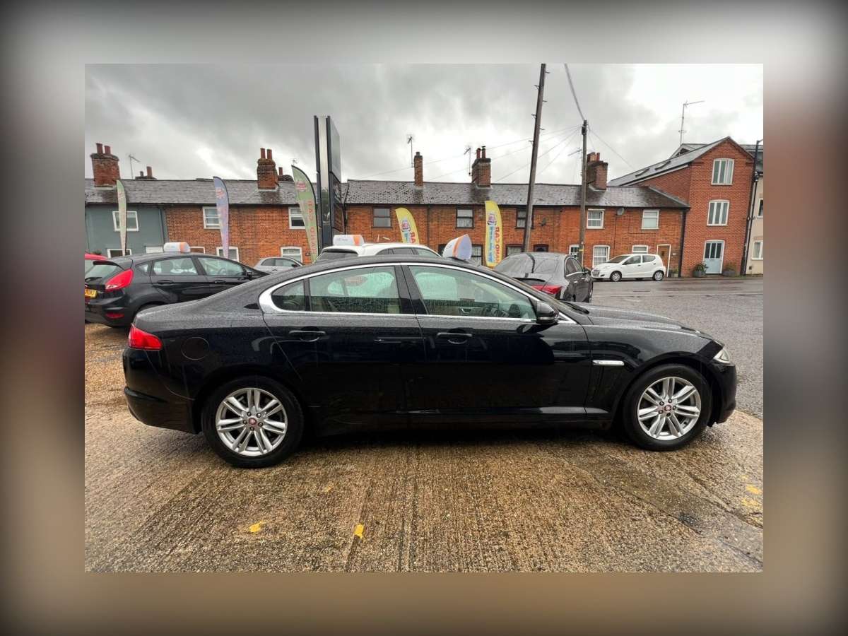 2012 Jaguar XF 2.2d SE Business Saloon 4dr Diesel Auto Euro 5 (s/s) (163 ps)