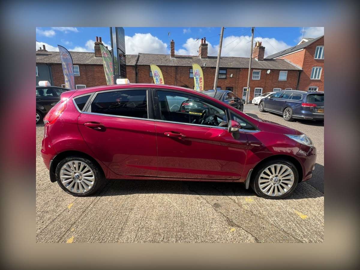 2009 Ford Fiesta 1.4 Titanium Hatchback 5dr Petrol Automatic (154 g/km, 94 bhp)