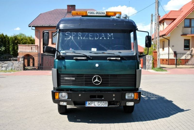 1993 Mercedes 817 recovery truck left hand drive image 1