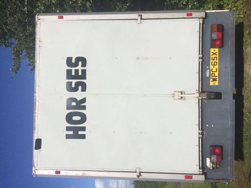 1983 7.5 tonne horse lorry for sale. Electric ramp good size living image 9