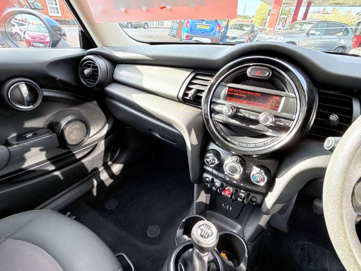 2017 Mini Hatch 1.5 Cooper D Hatchback 3dr Diesel Manual Euro 6 (s/s) (116 ps)