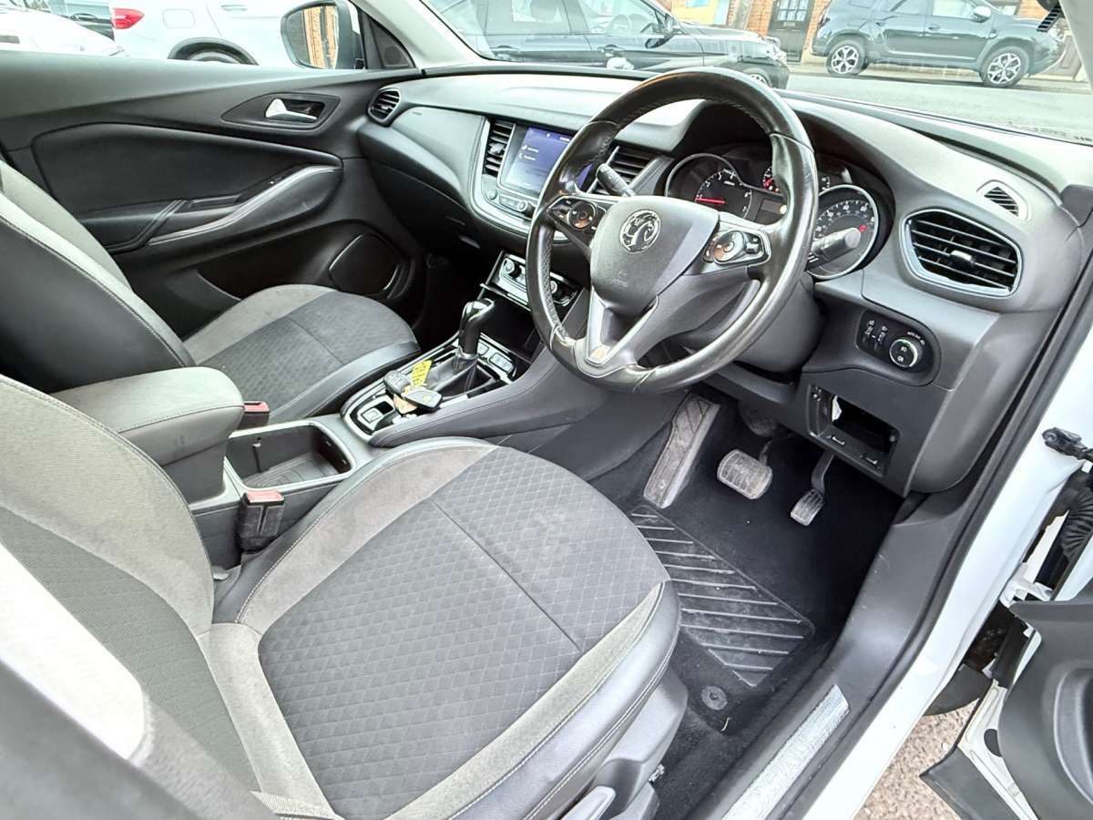 2018 Vauxhall Grandland X 1.2 Turbo Sport Nav SUV 5dr Petrol Auto Euro 6 (s/s) (130 ps)