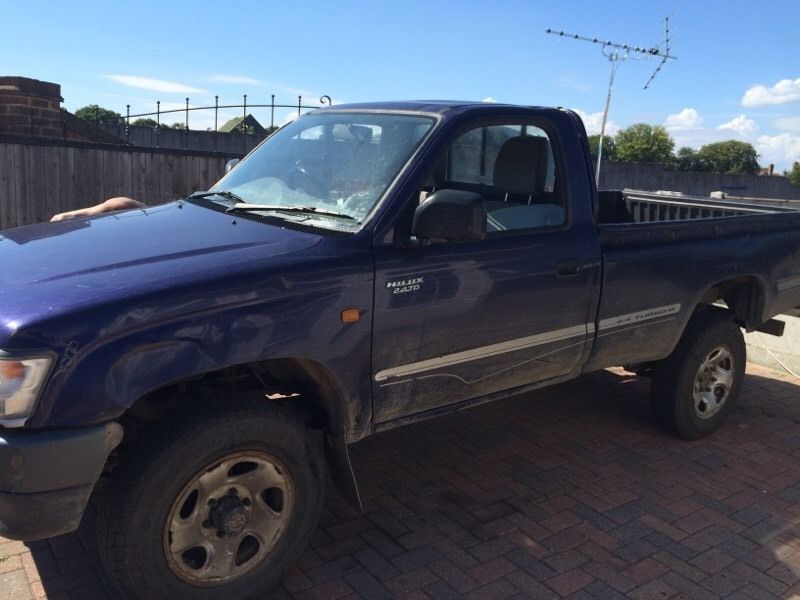 2000 Toyota hilux 4x4 diesel image 1
