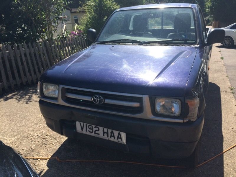 2000 Toyota hilux 4x4 diesel image 2