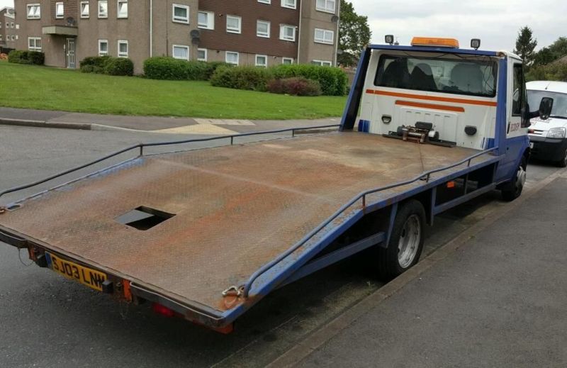2003 Ford transit recovery truck image 3