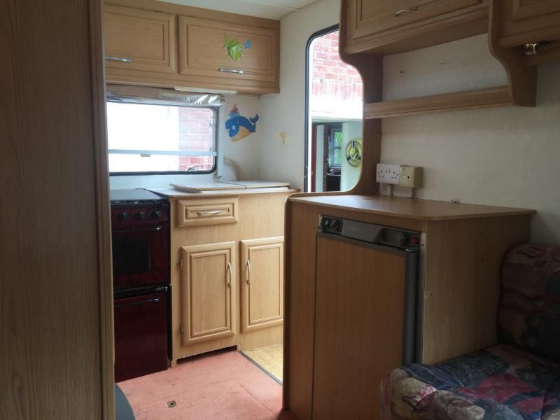 1998 Avondale Dart 380/2 Super cheap ! + awning image 4