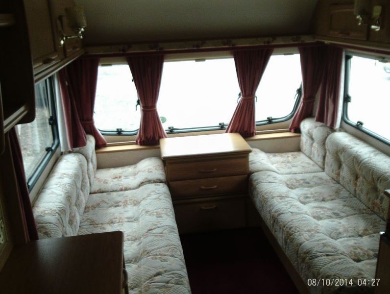 2000 Bailey Ranger caravan 14ft 2 berth image 3