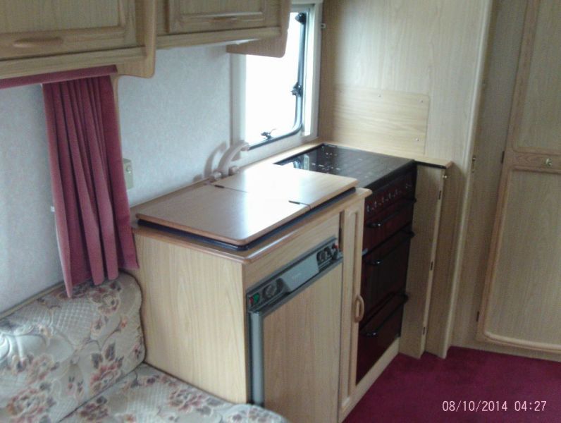 2000 Bailey Ranger caravan 14ft 2 berth image 4