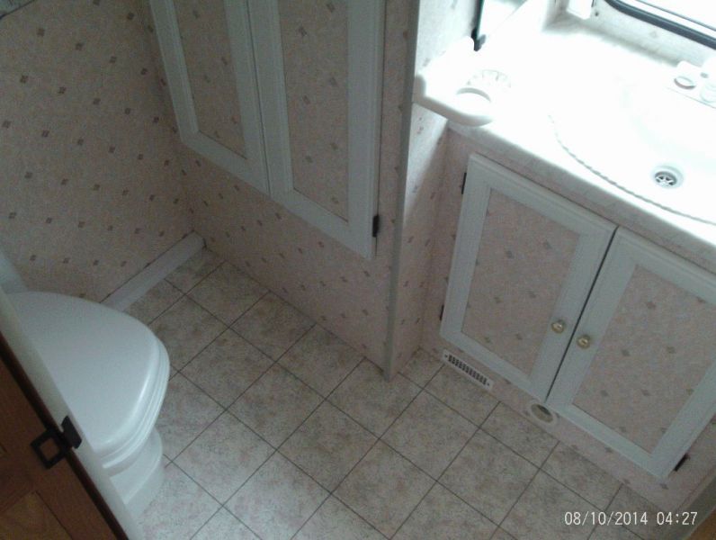 2000 Bailey Ranger caravan 14ft 2 berth image 6