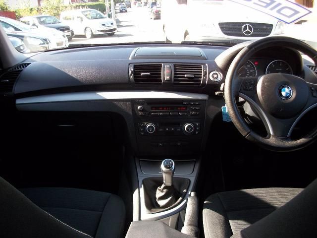 2007 BMW 1 SERIES 2.0 118d SE 5dr Service History image 7