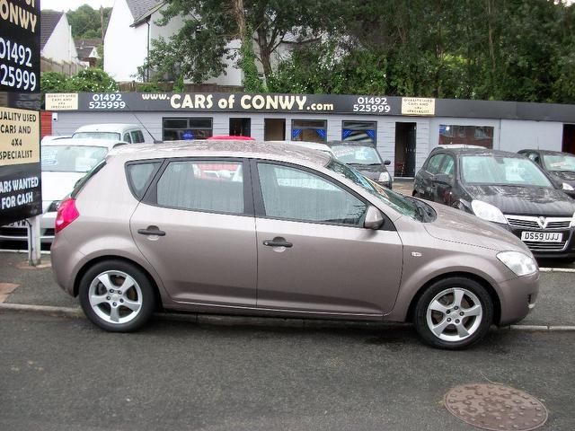 2009 KIA Cee'D 1.6 CRDi GS 5dr Full Service History Low Miles image 2