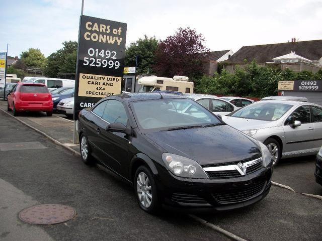 2006 Vauxhall Astra 1.6 i 16v Twin Top 2dr Low Mileage image 1