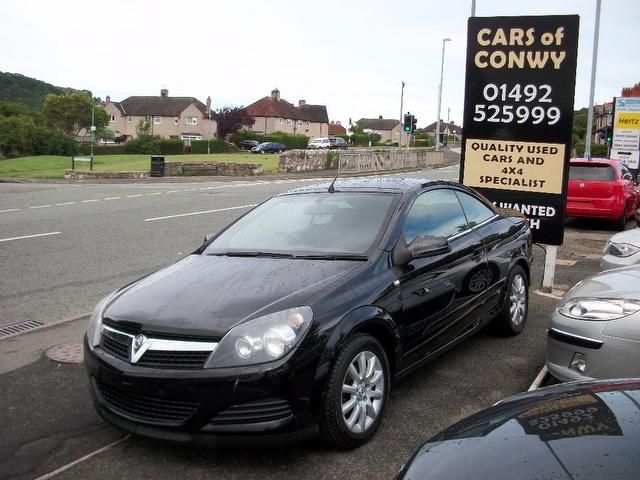 2006 Vauxhall Astra 1.6 i 16v Twin Top 2dr Low Mileage image 5