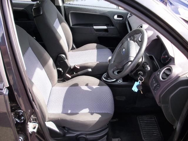 2007 Ford Fusion 1.6 Zetec Climate 5dr 1 Owner, Full Service History image 8