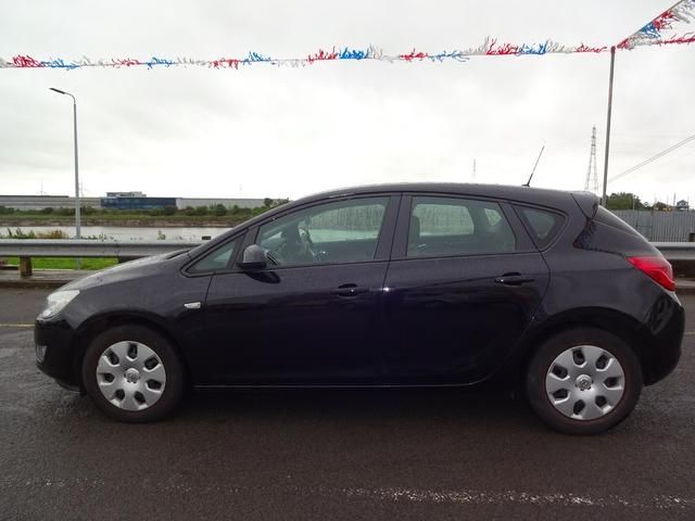 2010 Vauxhall Astra 1.7 CDTi ecoFLEX 16v Exclusiv 5dr JUST ARRIVED!!! image 2