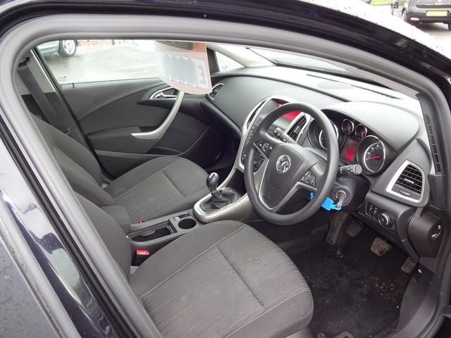 2010 Vauxhall Astra 1.7 CDTi ecoFLEX 16v Exclusiv 5dr JUST ARRIVED!!! image 4