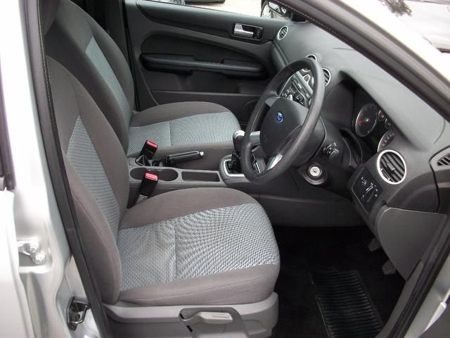 2007 Ford Focus 1.6 LX 5dr Low Mileage image 7