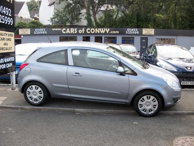 2007 Vauxhall Corsa 1.2 i 16v Club 3dr image 2