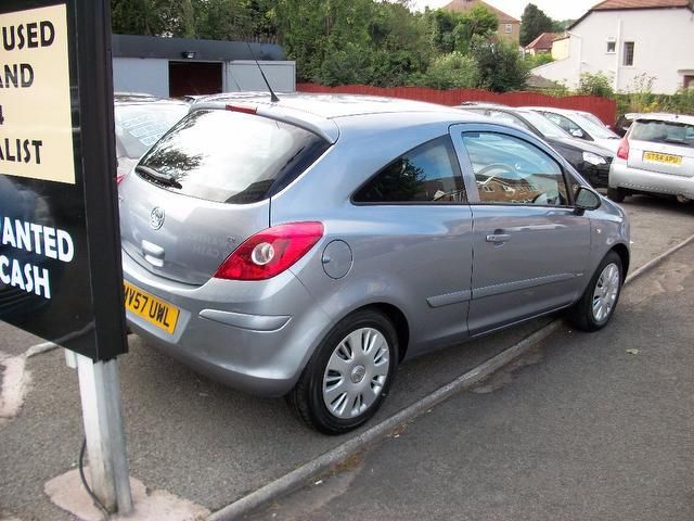 2007 Vauxhall Corsa 1.2 i 16v Club 3dr image 3