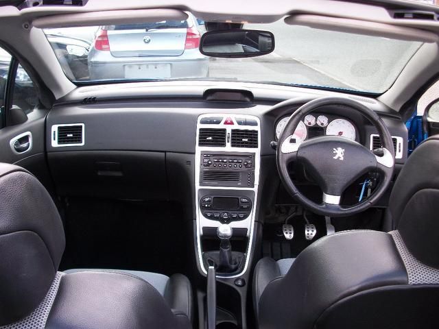 2004 Peugeot 307 CC 2.0 16v 2dr image 6