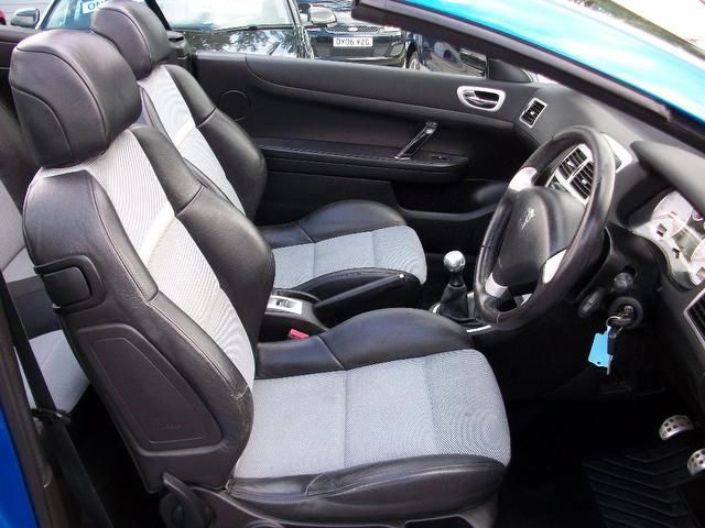 2004 Peugeot 307 CC 2.0 16v 2dr image 7