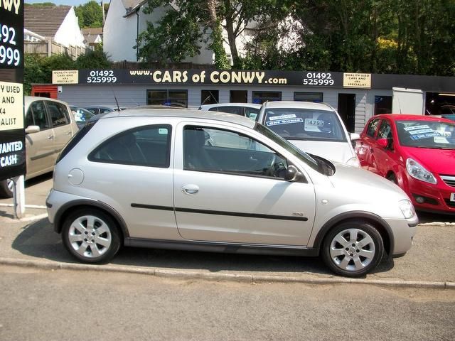 2006 Vauxhall Corsa 1.2 i 16v SXi 3dr Low Mileage and Insurance image 2