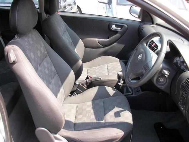 2006 Vauxhall Corsa 1.2 i 16v SXi 3dr Low Mileage and Insurance image 8