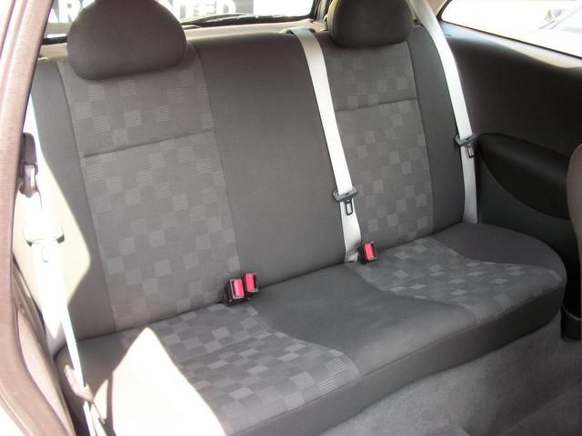 2006 Vauxhall Corsa 1.2 i 16v SXi 3dr Low Mileage and Insurance image 9