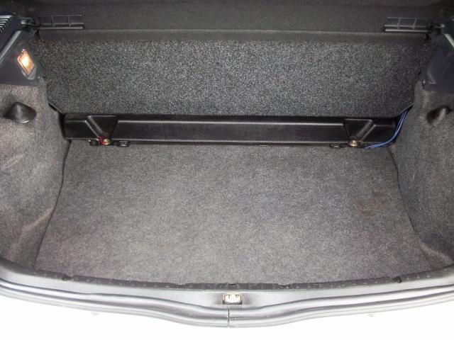 2005 Renault Clio 1.2 16v Extreme 3dr Low Mileage and Insurance image 6