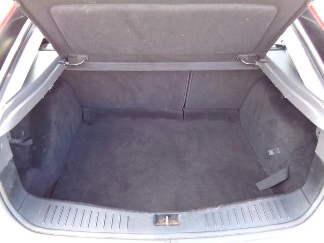 2005 Ford Focus 2.0 TDCi Ghia 5dr CLEAN DIESEL HATCH image 9