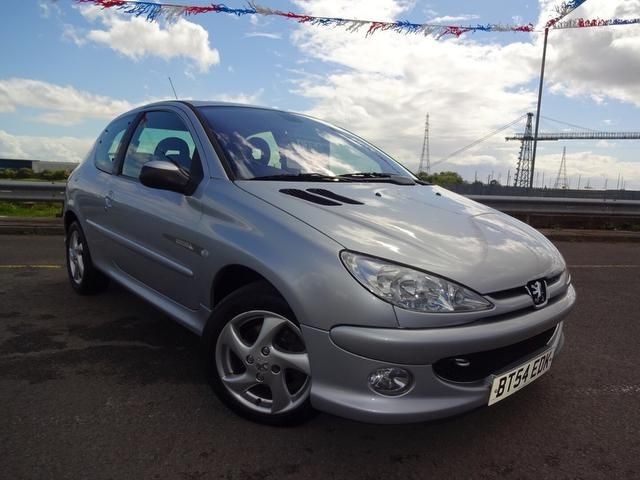 2005 Peugeot 206 1.6 16v Quiksilver 3dr FSH! image 1