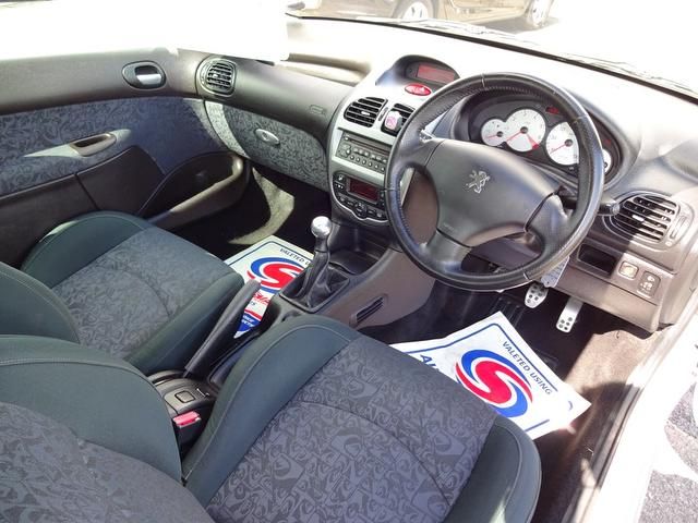 2005 Peugeot 206 1.6 16v Quiksilver 3dr FSH! image 6