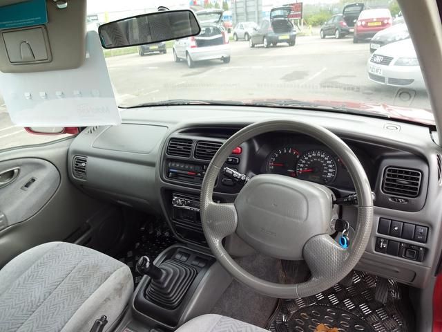 2002 Suzuki Grand Vitara 1.6 GV1600 Sport 3dr GET READY FOR WINTER! image 4