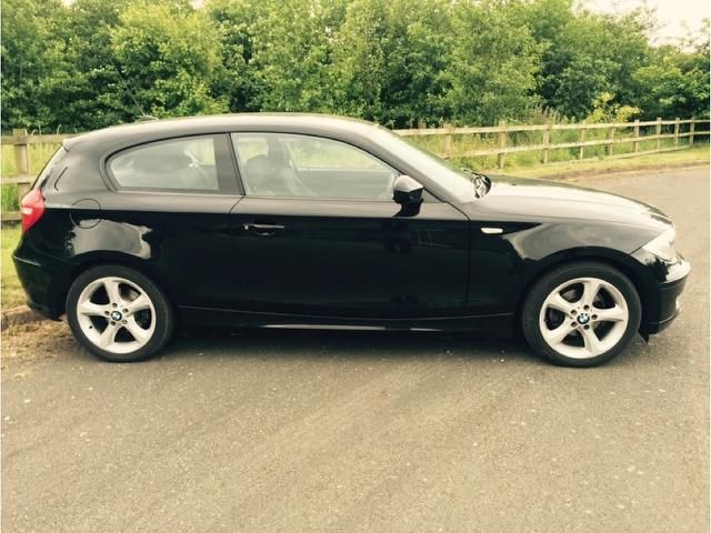 2010 BMW 1 SERIES 2.0 116d Sport 3dr £30 Tax/ finance available image 3