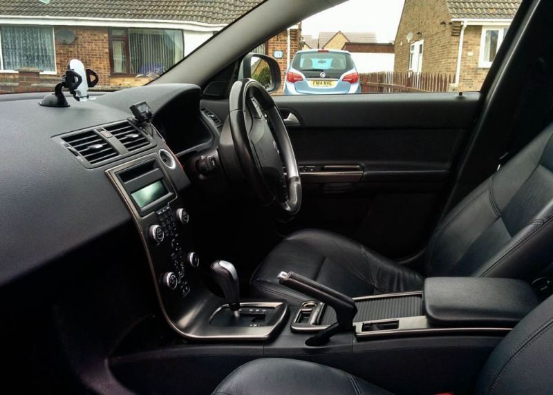 2009 Volvo V50 2.5 T5 R-Design SE Sport Geartronic 5dr image 2