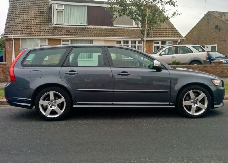 2009 Volvo V50 2.5 T5 R-Design SE Sport Geartronic 5dr image 3