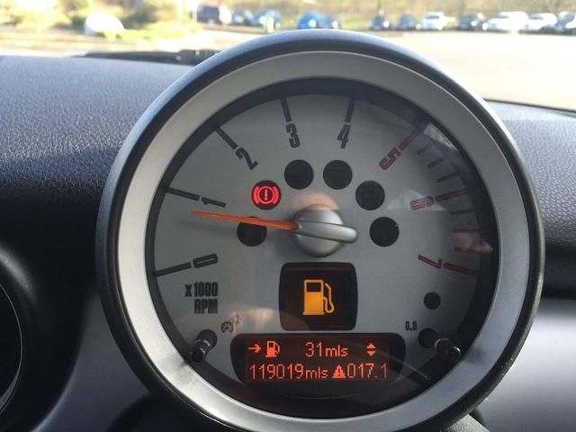 2008 MINI Clubman 1.6 D Cooper 5dr Full Leather image 8