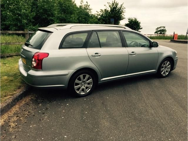 2007 Toyota Avensis 1.8 VVT-i TR 5dr Sat Nav image 2