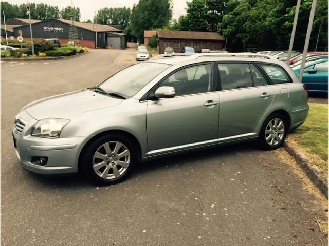 2007 Toyota Avensis 1.8 VVT-i TR 5dr Sat Nav image 4