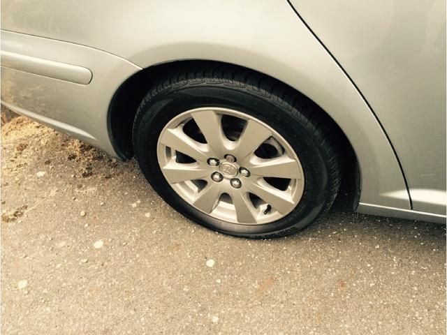 2007 Toyota Avensis 1.8 VVT-i TR 5dr Sat Nav image 5