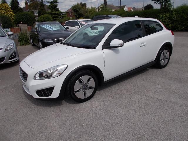 2010 Volvo C30 1.6 D DRIVe S 2dr image 3