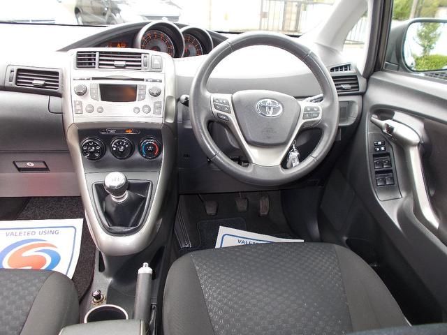 2009 Toyota Verso 2.0 D-4D TR 5dr (7 seat) image 6