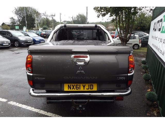 2011 Mitsubishi L200 2.5DI-D Barbarian Pickup 4dr image 4