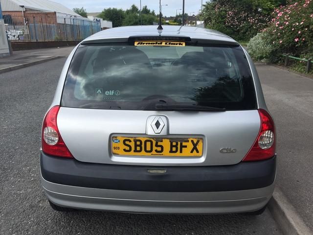 2005 Renault Clio 1.6 16v Dynamique 5dr (a/c) 12 MONTHS MOT image 4