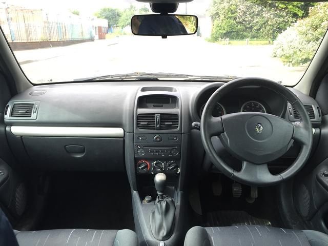 2005 Renault Clio 1.6 16v Dynamique 5dr (a/c) 12 MONTHS MOT image 6