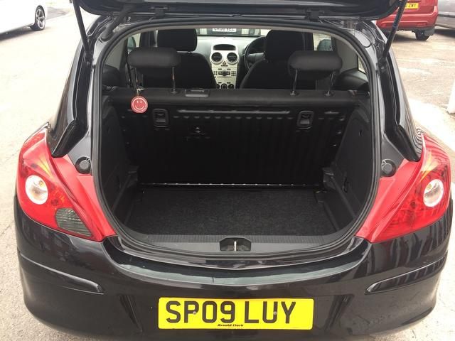 2009 Vauxhall Corsa 1.0 i 12v Life 3dr , LONG MOT image 5
