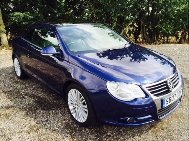 2007 Volkswagen EOS 2.0 TDI Sport DSG 2dr image 2