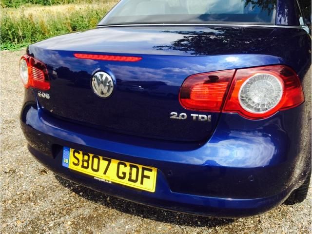 2007 Volkswagen EOS 2.0 TDI Sport DSG 2dr image 4