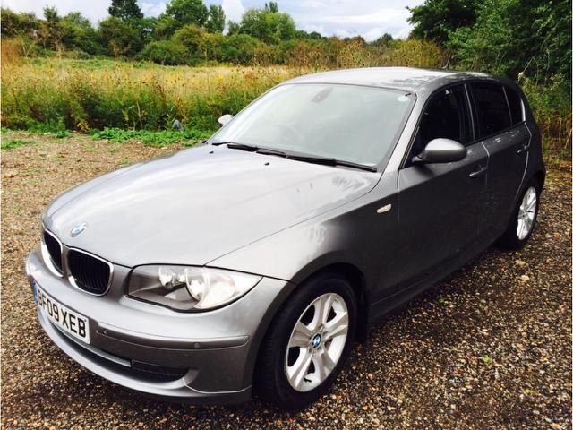 2009 BMW 1 SERIES 2.0 118d SE 5dr image 1